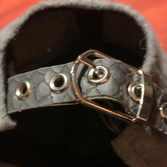 Hat - Picture 5 of 6